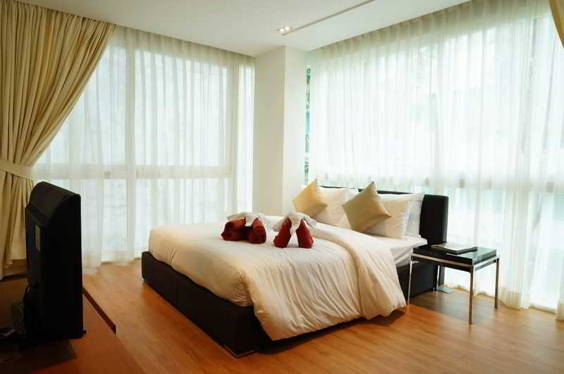 The Privilege Residence Patong Exterior photo